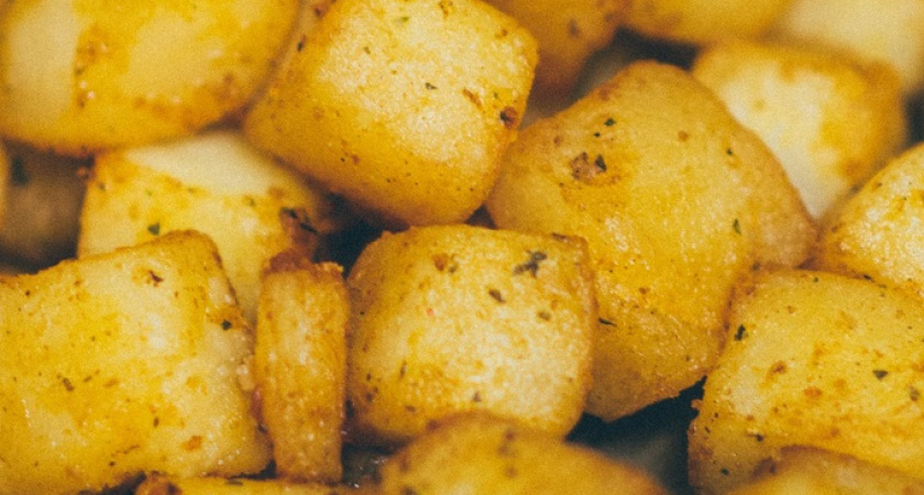 Зачем перед жаркой картошку обдают кипятком – фишка, которую знают только лишь повара