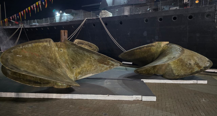 В Новороссийск вернули родные винты крейсера-музея «Михаил Кутузов»