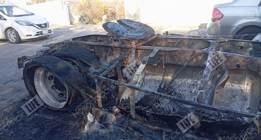 Сегодня ночью обломки беспилотника попали в грузовик под Новороссийском: фура сгорела дотла  