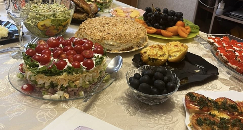 Что нельзя готовить на Новый год 2026 - год Красной Огненной Лошади, а что должно стоять на столе, чтобы привлечь удачу