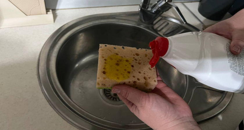Деньги больше не транжирю — готовлю средство для мытья посуды сама: минимум затрат — максимум пользы