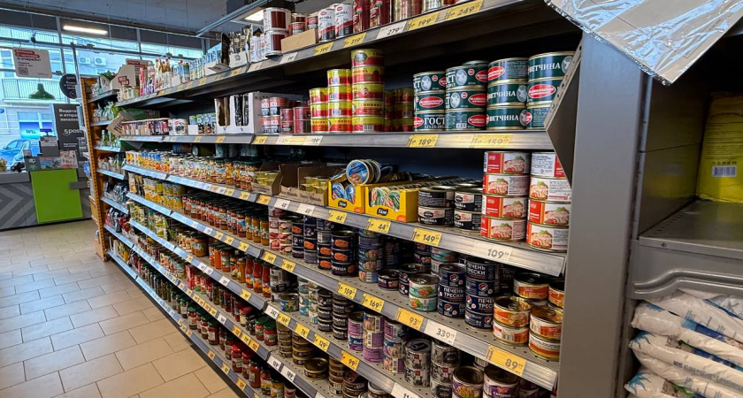 Только рыба и масло: эксперты Росконтроля назвал марки консервов, которые должны быть у каждого на новогоднем столе