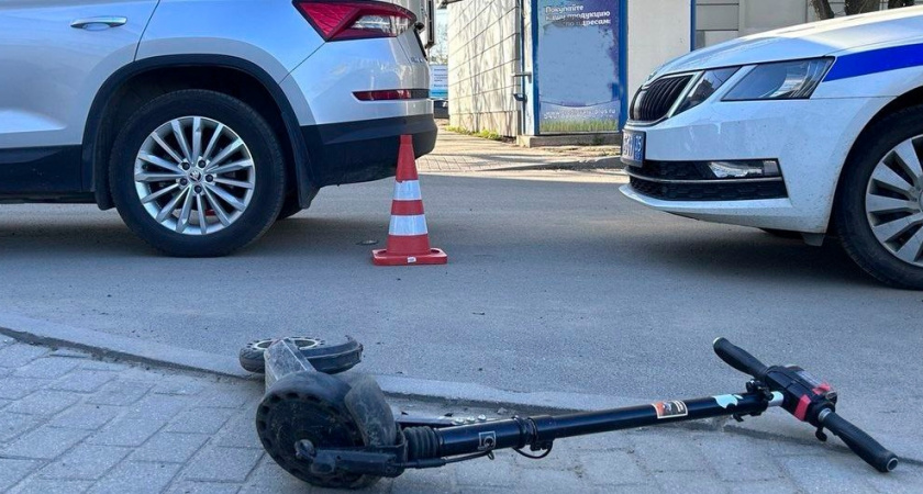  В Новороссийске 14-летняя девочка на электросамокате попала под колеса автомобиля 