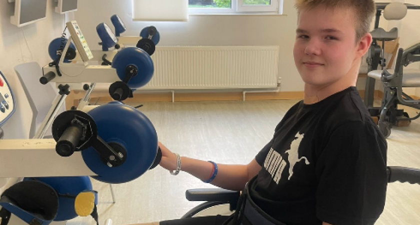 15-летний борец из Новороссийска получил травму позвоночника на тренировке и оказался парализован 