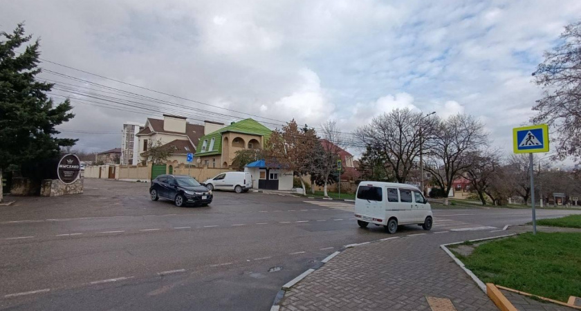 Внимание! Поиск очевидцев! В Новороссийске водитель сбил на «зебре» пешехода и уехал с места аварии