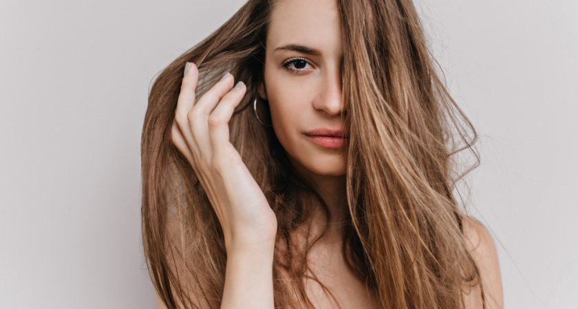 Шикарные волосы без выпадения и перхоти: добавляю 0,5 ч.л. средства сразу в шампунь — становятся в 2 раза чище и растут быстрее