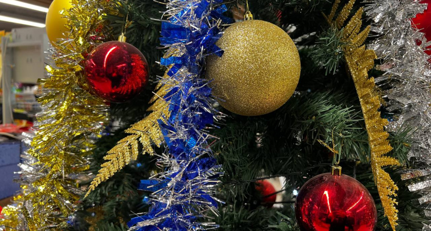 В какие дни лучше не наряжать ёлку: астрологи предупредили об опасности навлечь беду