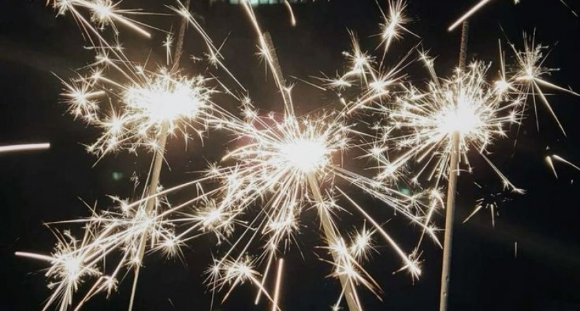 Как безопасно пользоваться бенгальскими огнями: памятка для новороссийцев в Новогоднюю ночь