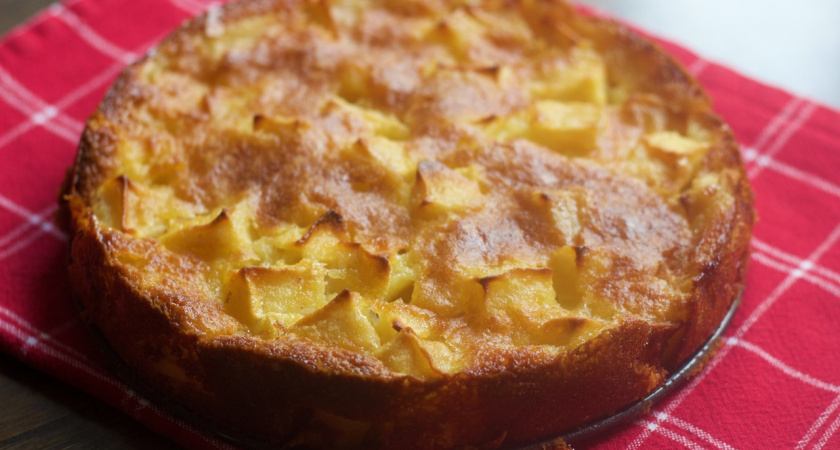 Шарлотку в сторону: испеките другой яблочный пирог – вкуснее не придумаешь