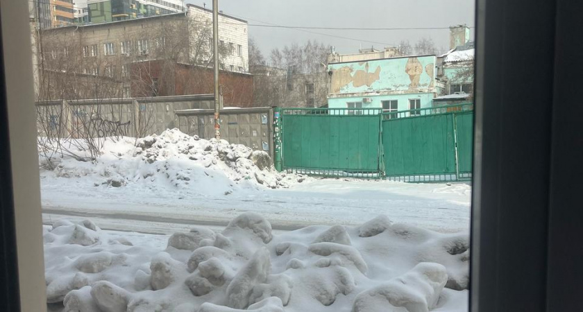 «Здесь снег черный, а квартиры дарят». 10 городов России, откуда навсегда уезжают люди — и вот почему