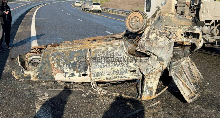 18 машин пострадали в 10 авариях из-за гололеда на трассе «Новороссийск-Керчь» 
