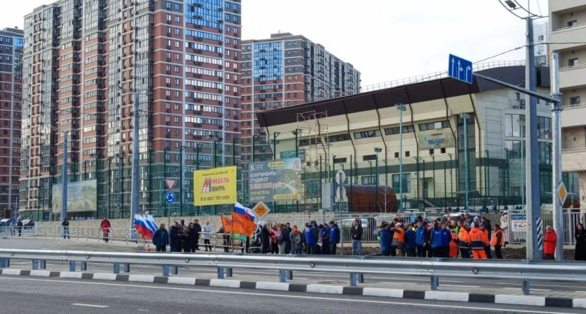 В Новороссийске открыли движение по новой кольцевой развязке в Южном районе города  