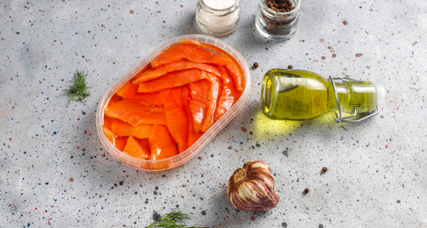 Солю филе красной рыбы к Новому году за 1 час — бомбическая закуска на праздничный стол  