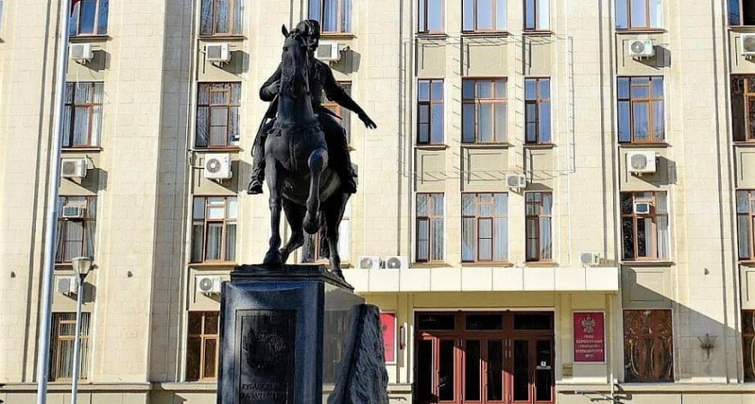 На Кубани продлили запрет на работу иностранцев по патентам 