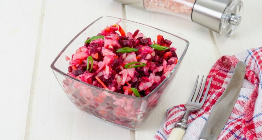 Удивляйте гостей на Новый год! Простой грузинский салат из свёклы: яркий вкус за 15 минут
