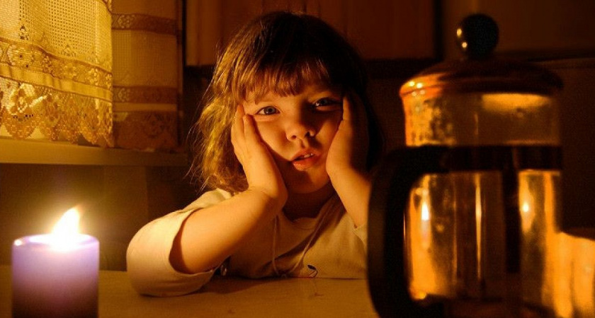 Тысячи новороссийцев остались без света и тепла из-за работ по замене опор линии электропередач 