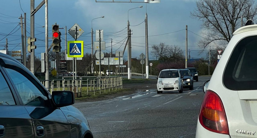 Инспектор ГИБДД заметил непристёгнутого пассажира на заднем сидении: что делать водителю и как грамотно оспорить штраф 