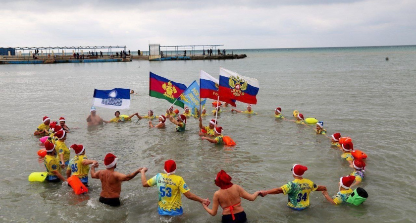 Моржи из Новороссийска примут участие в праздничном заплыве Дедов Морозов в Анапе 