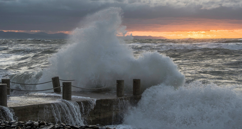 «Монстр-шторм» угрожает Черноморскому побережью