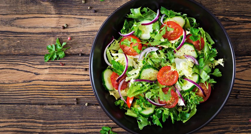 Салат «Президентский» многие забыли, а это классика, как оливье и мимоза: настоящий фаворит ресторанов 90-х