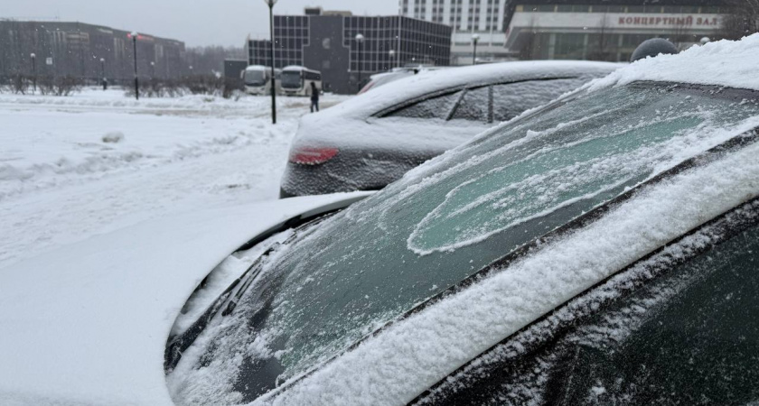 Что делать, если двери после автомойки примерзают: один хитрый лайфхак — и о проблеме на всю зиму забыли  