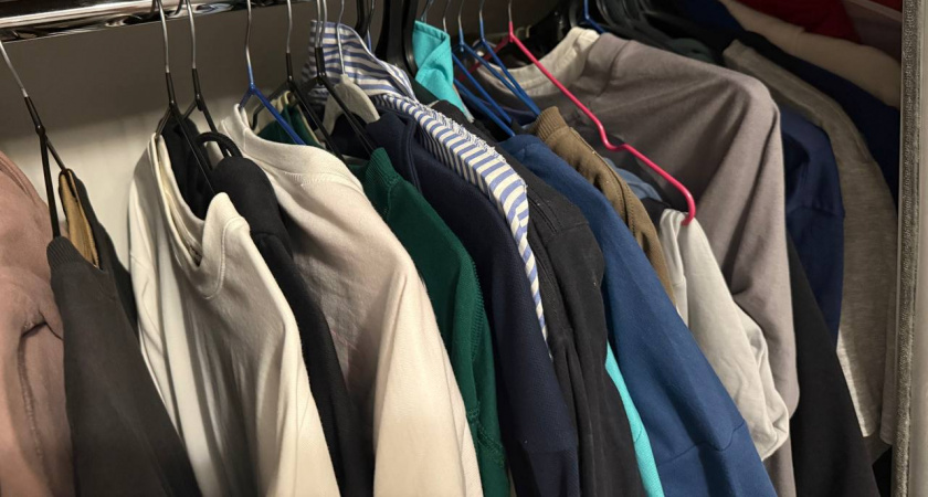 Сказала "прощай" мятым вещам в чемодане: фишка стилистов, позволяющая обходиться без утюга и сохранять одежду идеально гладкой