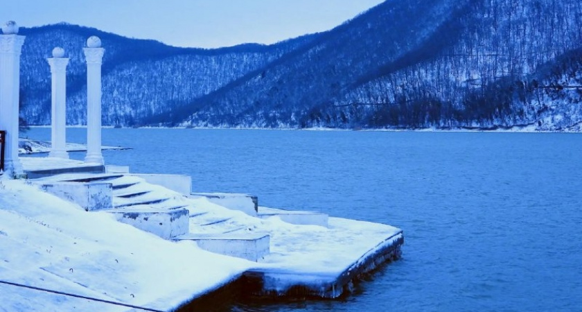 Озеро Абрау возвращается к жизни: уровень воды поднялся на метр 