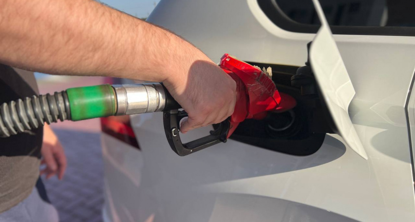 Власти решили залить АЗС бензином по новой схеме. Стало известно, снизятся ли цены?