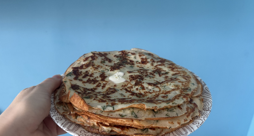 Воздушные яблочные блины с корицей: тонкие, ароматные и очень вкусные за 15 минут