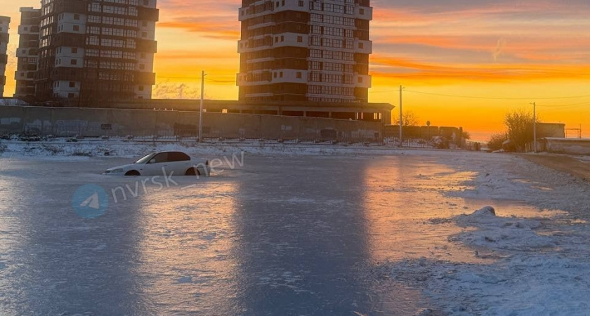 В Новороссийске на улице Мореходной «затонул» автомобиль 