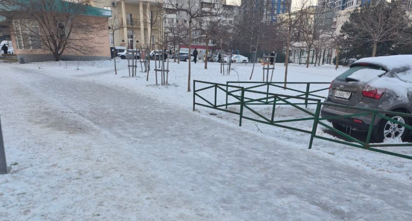  В Новороссийске потеплело: к жалобам на гололед прибавились обращения на счет сосулек и луж по щиколотку 