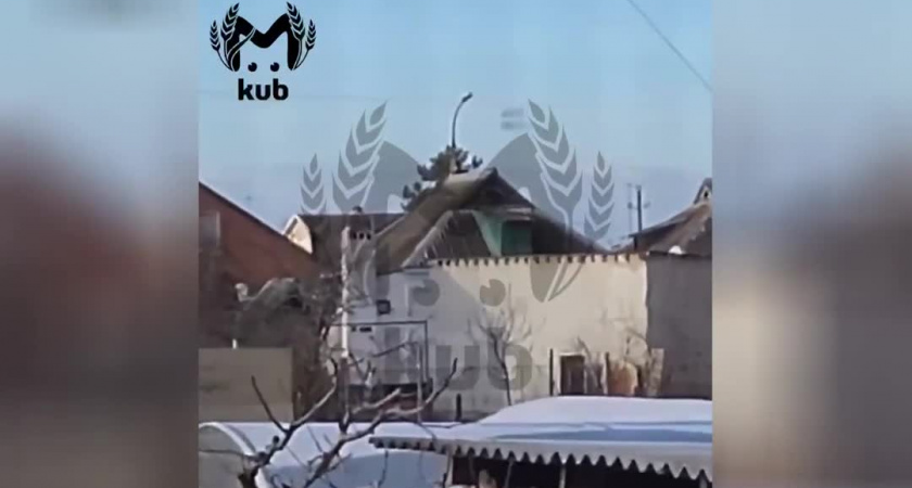 Славянск-на-Кубани подвергся атаке вражеских беспилотников этой ночью: есть пострадавший 