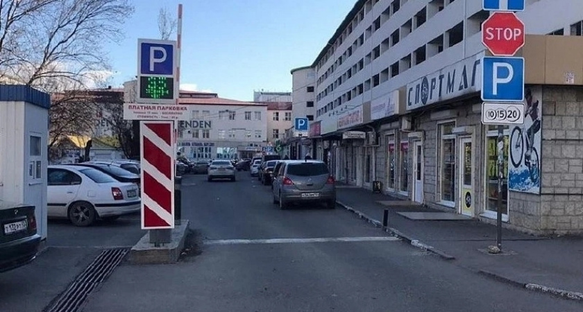 «Пробки создают сами автомобилисты!»: глава Новороссийска объяснил, зачем городу нужны еще восемь платных парковок 
