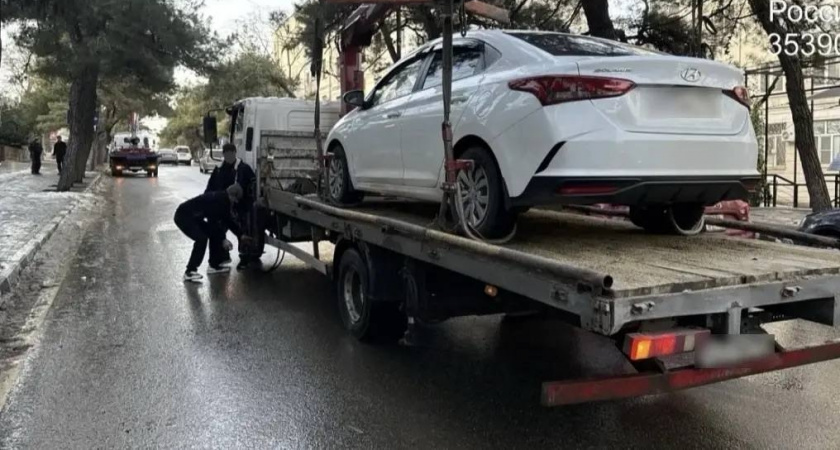 В Новороссийске за январь эвакуировали уже 375 автомобилей: куда звонить если машина "исчезла"