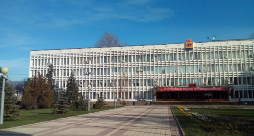 Бывший чиновник из Новороссийска прикарманил около 2 миллионов рублей, сдавая в аренду спортплощадки 