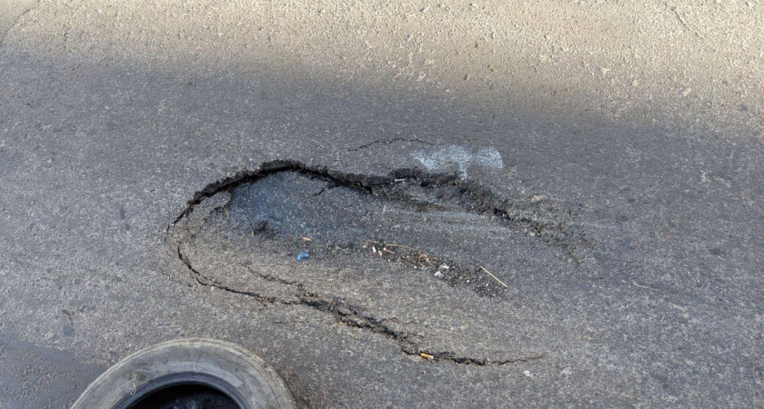 После смертельного ДТП в Новороссийске, власти составили реестр ям, которые надо срочно отремонтировать 