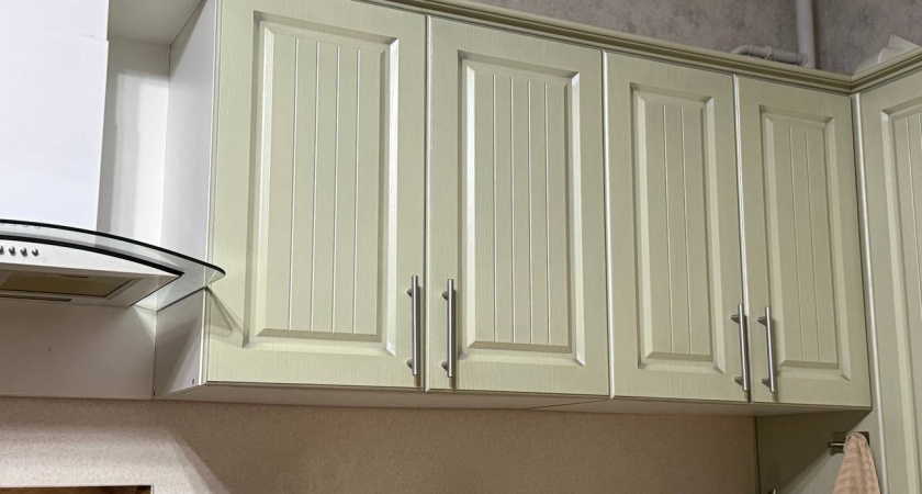 2 ложки в воду – и кухонные шкафчики блестят от чистоты: жир и грязь стекли с них сами