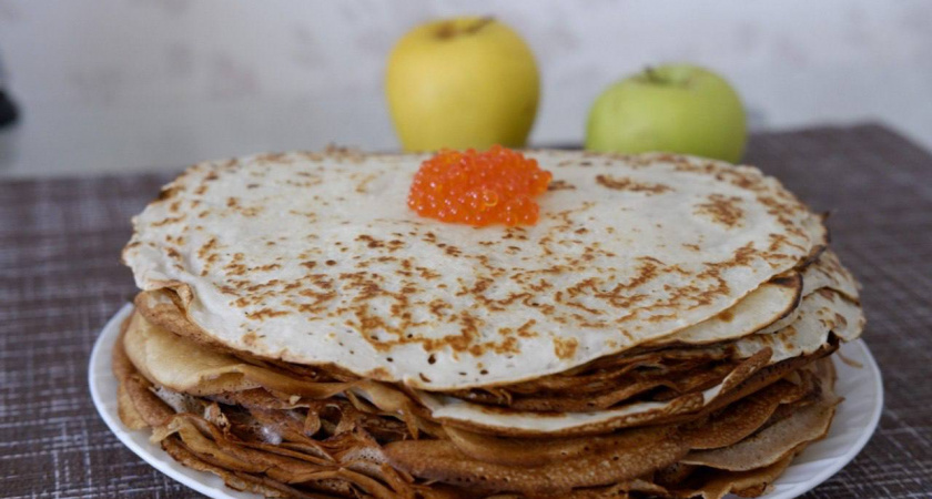 Забудьте про соду и уксус: этот хитрый прием создает дырочки на блинах мгновенно