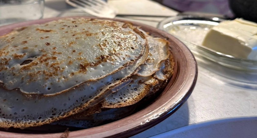 Никакой грязной посуды: замешиваю блины в пластиковой бутылке — и масленица проходит без нервов