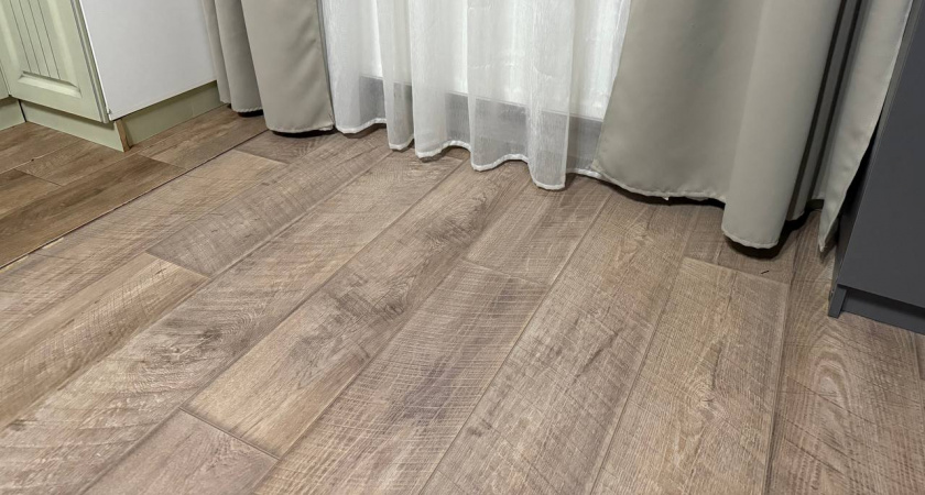 Линолеум идет в мусорку: нашли шикарную замену, которая не царапается годами  