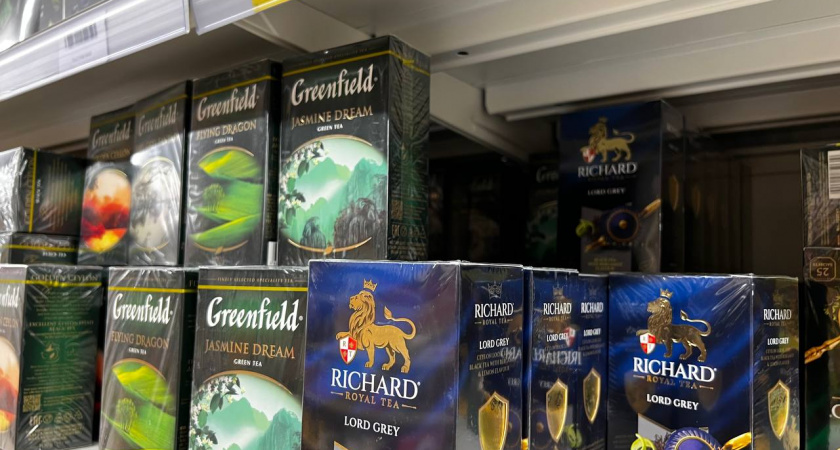 Проверено Росконтролем: эти 5 марок чая в пакетиках можно брать пачками — внутри только чай, никакого мусора