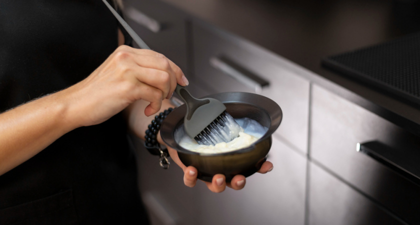 Крашу волосы не химозиной какой-то, а крутым отваром этого корня: седина покидает, а блеск, как после ламинирования