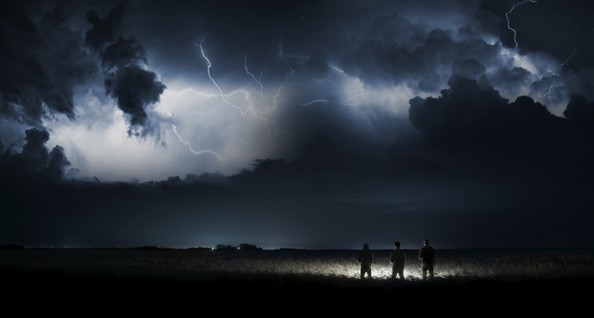 Определили по сугробам погоду летом : в Гидрометцентре сказали, кого зальет, а кого поджарит