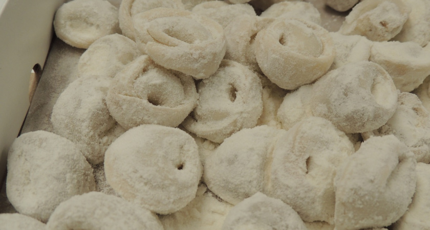 Тесто тоньше папиросной бумаги: три хитрости, после которых пельмени тают во рту