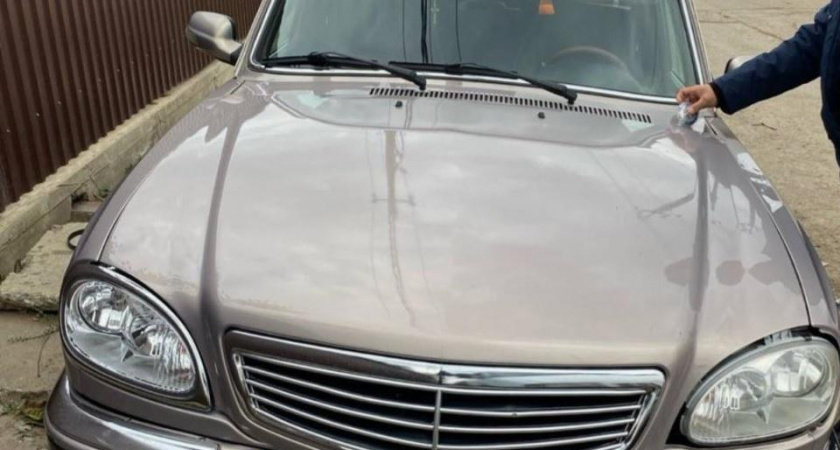 Без прав, но с штрафами: 20-летний водитель «Волги» попался патрульным в третий раз