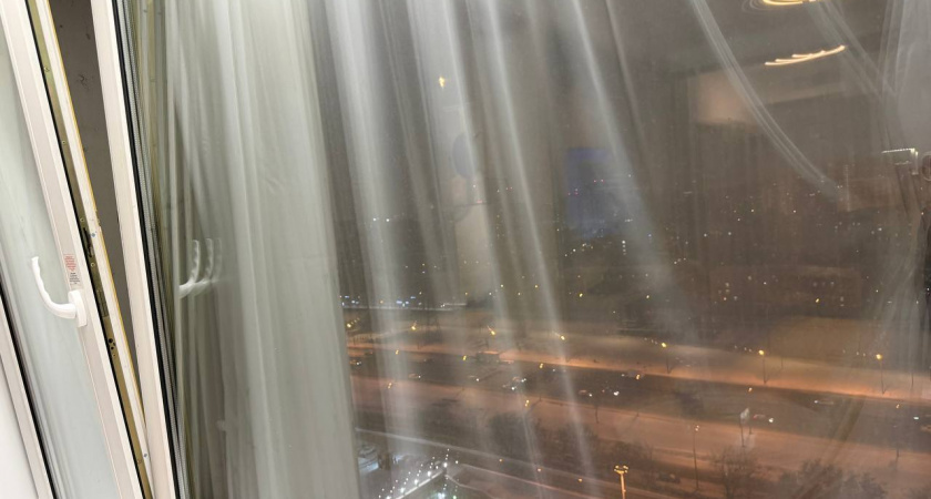 Конец эпохи: стильные интерьеры напрочь отказываются от штор и что вешают на окна сейчас