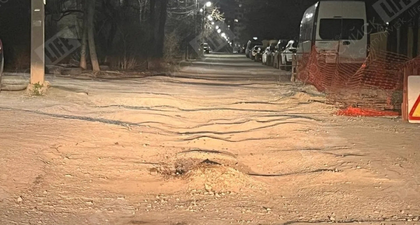 «Скоро проедет только БТР!»: горожане возмущены состоянием улицы Карамзина в Новороссийске  