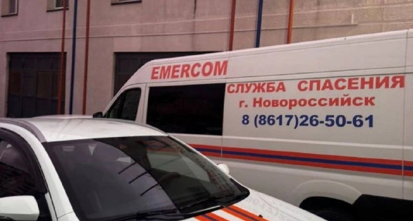 «Жизнь у всех одна!»: новороссийцы не хотели уходить с набережной во время атаки - хамили и спорили с сотрудниками экстренных служб