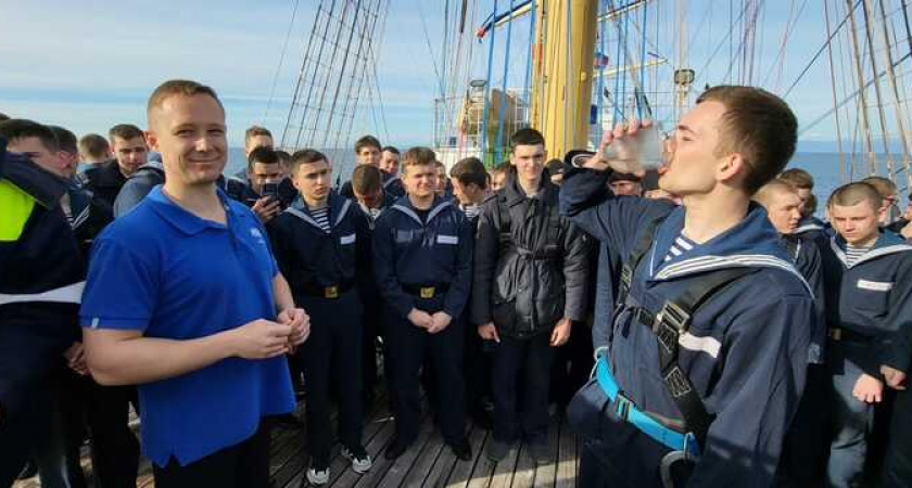 Крещение морем: на учебном парусном судне «Херсонес» завершается первая плавательная практика для 107 курсантов Ушаковки