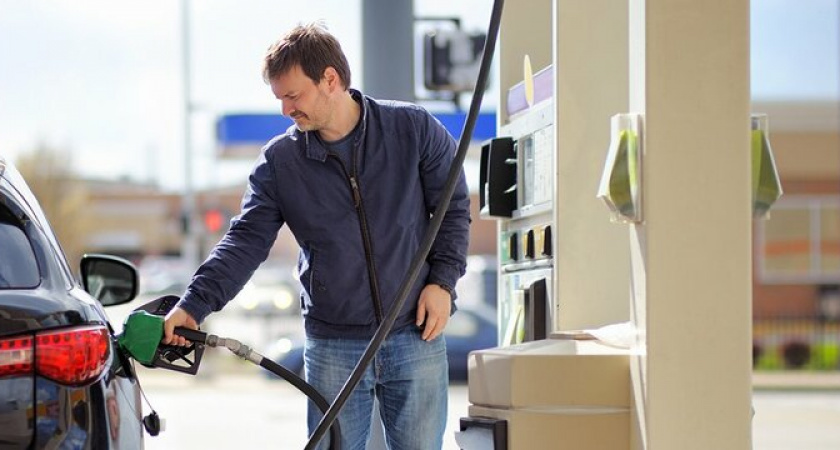 Правительство России временно запретило экспорт бензина и дизтоплива из-за резкого подорожания топлива в стране